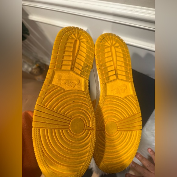 Air Jordan 1 Mid “Lakers “ - Picture 10 of 11